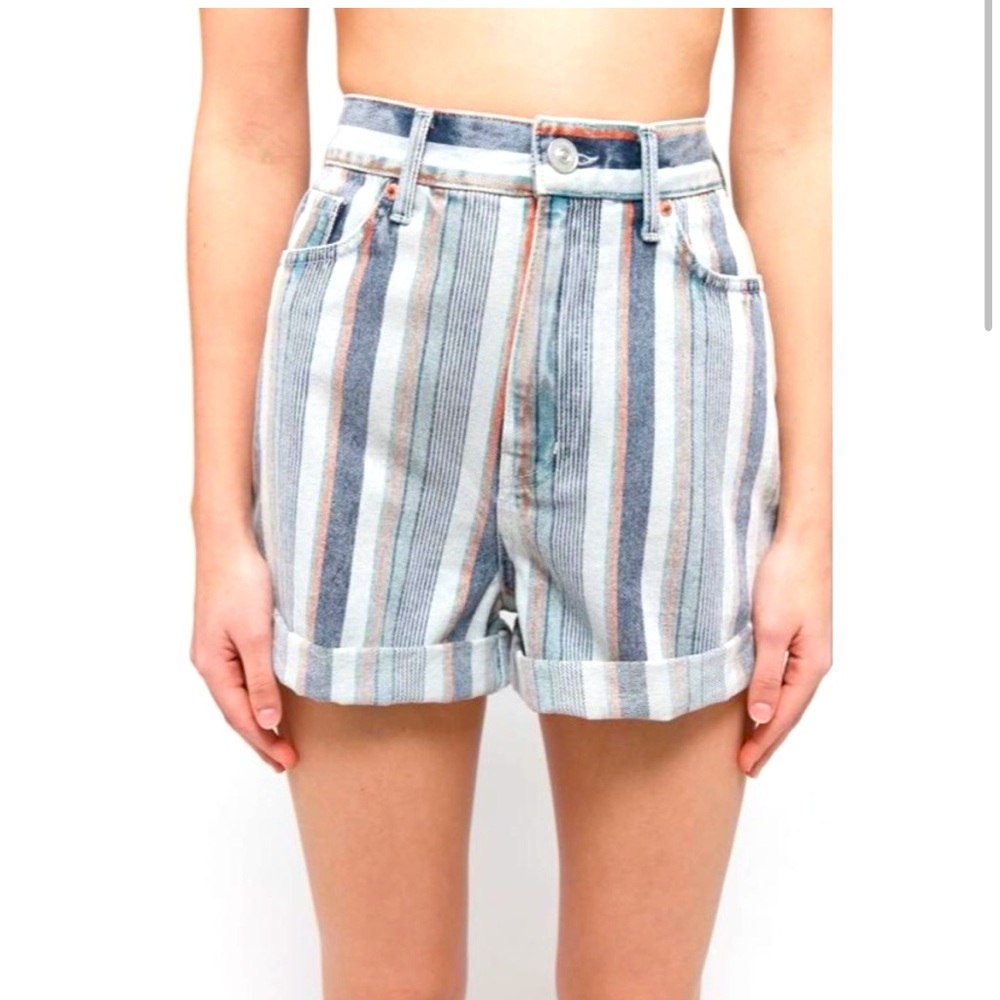 BDG High-Waisted Mom Shorts in Denim Stripe Size 31 NWT